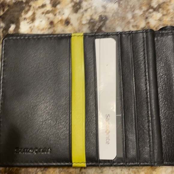 Samsonite Wallet - Picture 2 of 4